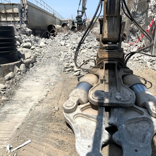 20191130 - Demolition in Action